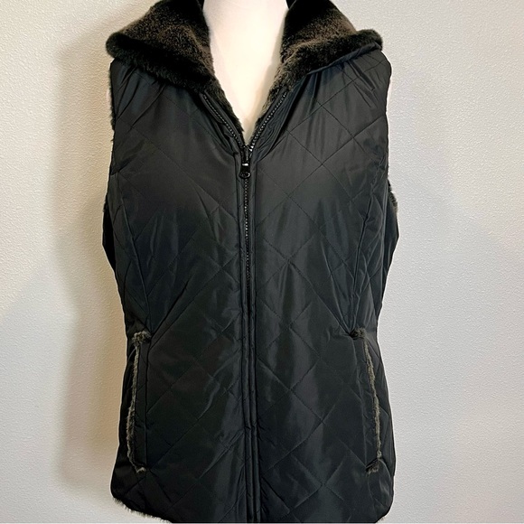 Kristen Blake Reversible Faux Fur Hooded Vest
Brown Black M Plush Warmth Cozy - Picture 4 of 12